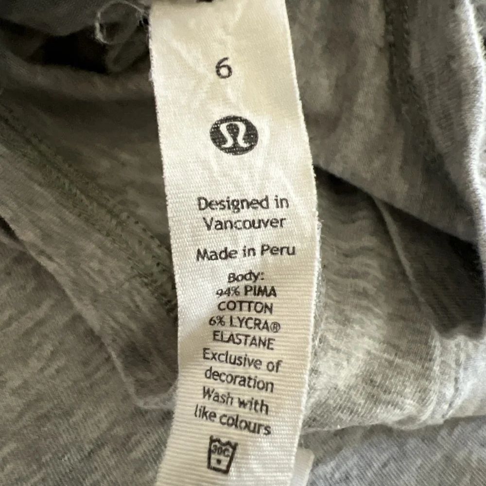 LULULEMON RUSHED DRESS HEATHERED CORE LIGHT GREY COLOR SIZE 6 PTP 15.5” - Picture 9 of 9